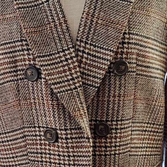 Jones New York Classic Double-Breasted Short Blazer - Picture 3 of 9